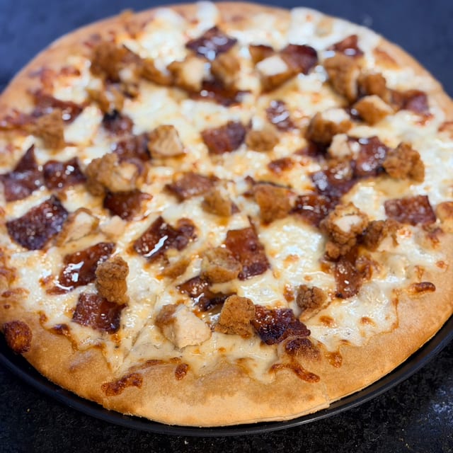 Small Chicken Bacon Ranch Pizza.