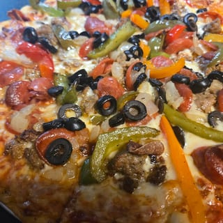 Small Deluxe Pizza