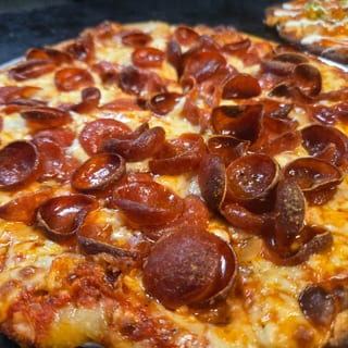 Small Pizza-1 Topping & 10 Boneless Wings